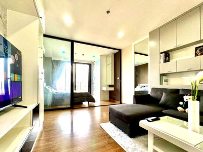 Condos for sale Samsen Wittayalai School : Condo for Sale The Tree Grand Interchange, 1 bedroom 36 sqm Fully Furnished with Special Price Next to Gateway Bangsue Near MRT Tao Poon : SL25S-018
