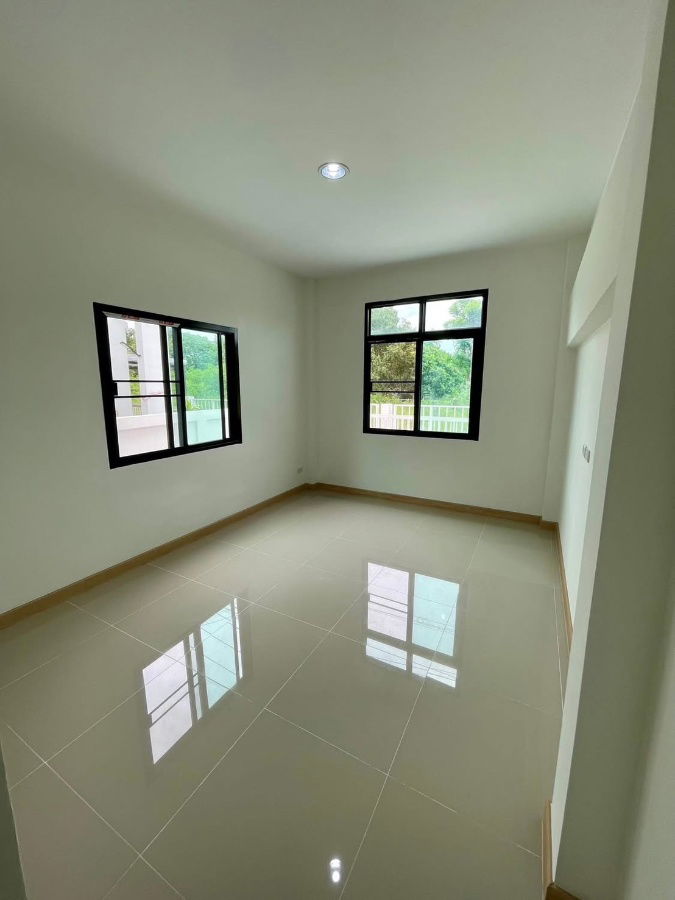 รูป 🔥🔥ขายราคาพิเศษ  🔥🔥 🏡🏡ขายบ้านพร้อมเข้าอยู่ อ. บ้านบึง จ.ชลบุรี ห่างที่ว่าการอำเภอ บ้านบึง ประมาณ 3.5 กม. ถนน วิฑูรย์ดำริ ซอย 2   - รูปที่ 7/10