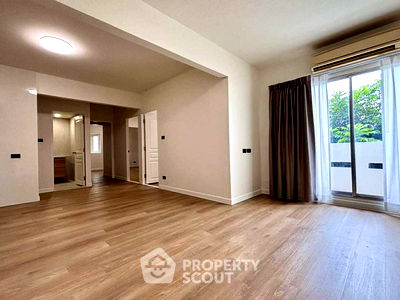 Condos for sale : 2-BR Condo at Baan Suanthon near BTS Sena Nikhom (ID 2245589)