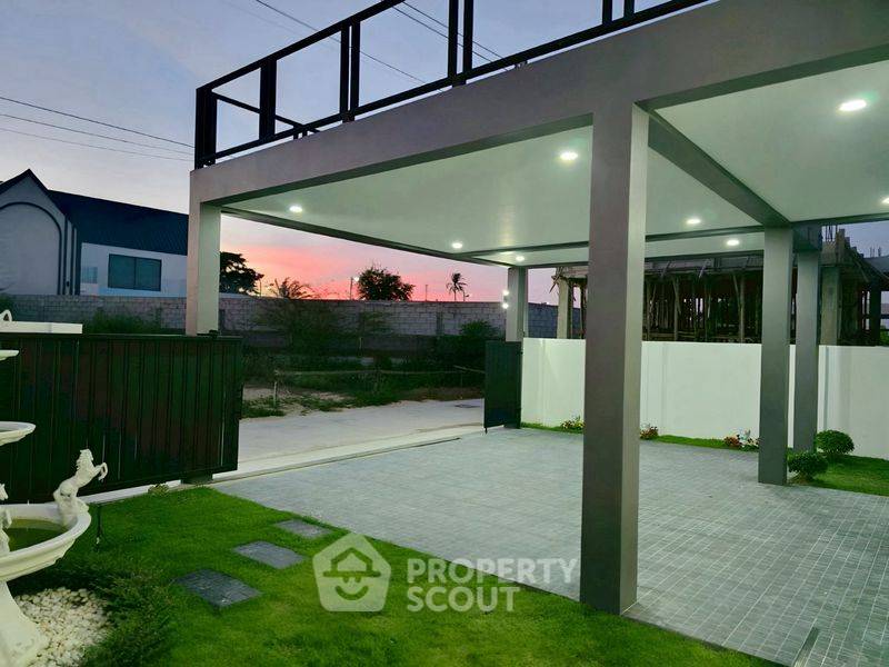 picture 3-BR House close to Pattaya (ID 2095784) - 8/20