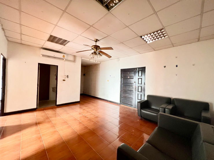 รูป  🔥[For Sale] ขายคอนโด fix ที่จอดรถ 2 ห้องนอน คันทรี คอมเพล็กซ์ (Country Complex) บางนา  ติดถนนสรรพาวุธ ใกล้ทางด่วน และ BTS บางนา🔥 - รูปที่ 12/36