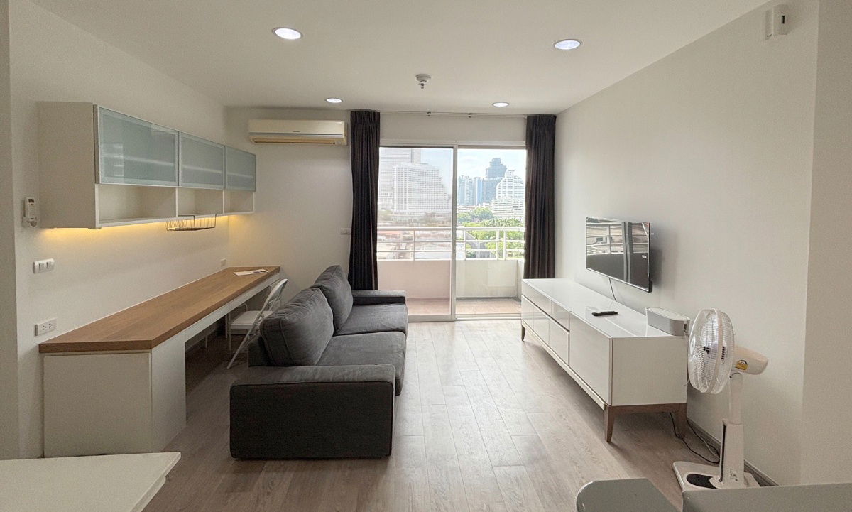 picture For Rent: The LightHouse Sathorn – Charoennakorn Corner Unit, 2 Bedrooms, Near ICONSIAM, 2 BTS Lines, Chao Phraya River View, 65 sq.m. - 1/10