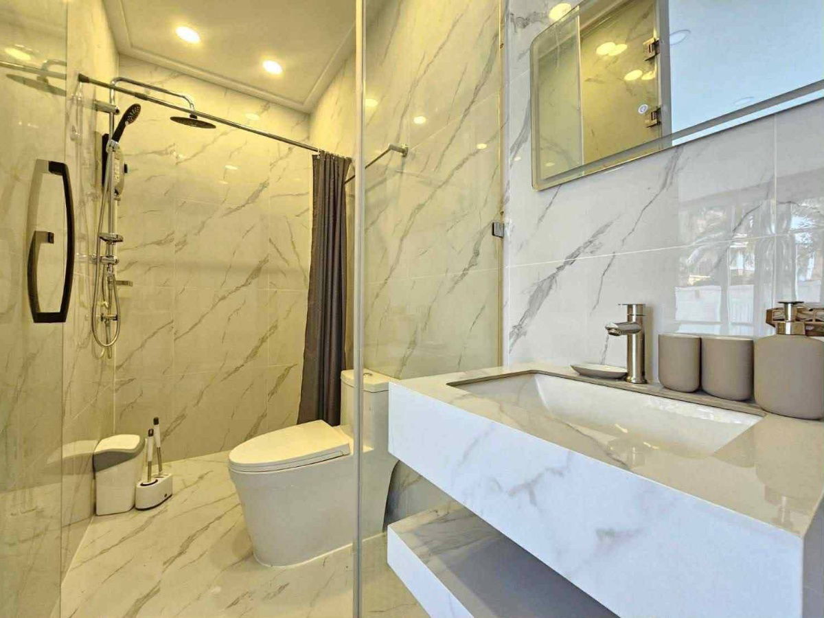 picture Two-storey house for sale, next to Jomtien Beach, beautiful, luxurious, worth living in - 11/17