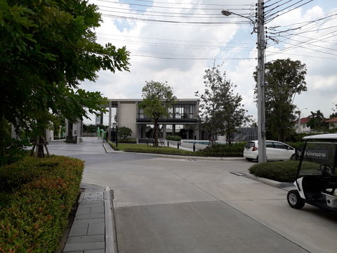 ขายบ้านทำเลดี ใกล้ ทางด่วน สนามบิน  เมกาบางนา  ซีคอนศรีนครินทร์