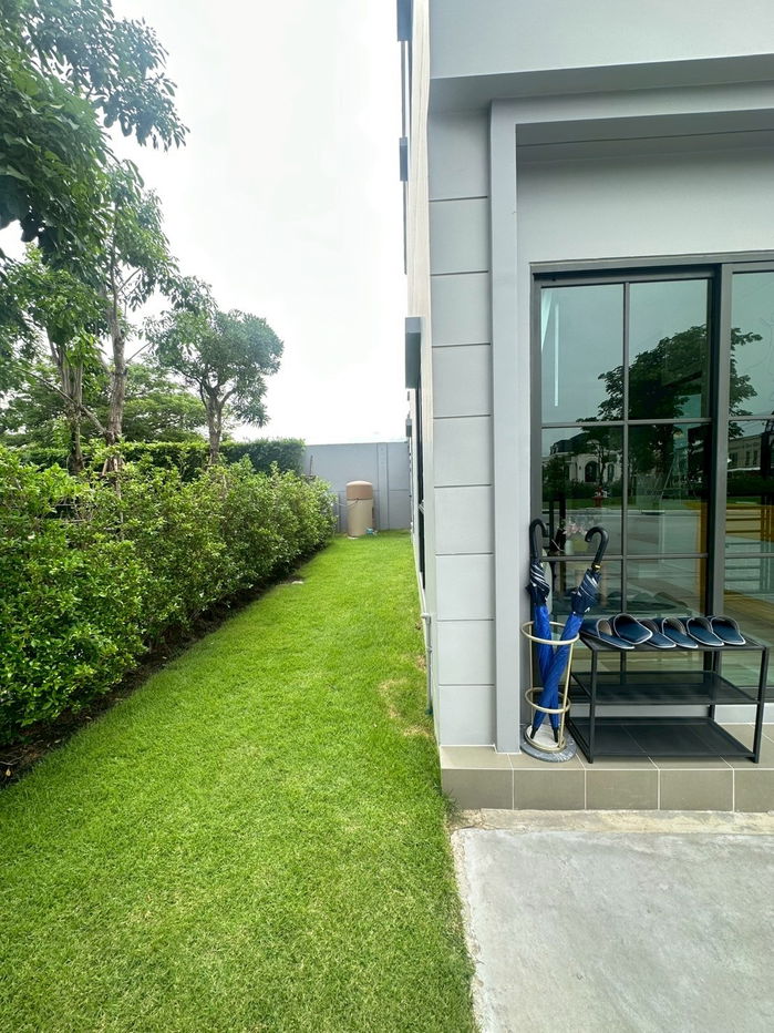 รูป ขายบ้านแปลงมุมพร้อมเข้าอยู่ โครงการสิริเพลส เมกาบางนา 📍 บ้านเลขที่ 999/1 ทาวน์โฮมสไตล์ปารีส ขนาด 99 ตร.ม. - รูปที่ 3/18