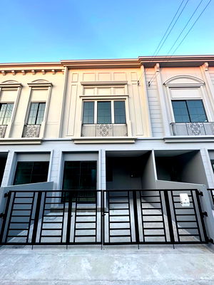 ทาวน์โฮม บางพลี สมุทรปราการ : 🏡 ขายบ้านเปล่า โครงการสิริเพลส เมกาบางนา