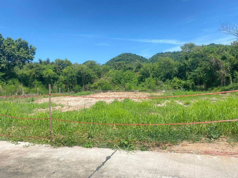 picture Beautiful land plot for sale in the heart of the city, community area, Kao Kilo, Sriracha, Chonburi - 4/10