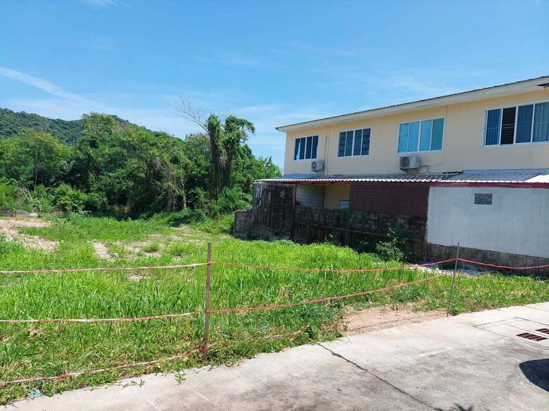 picture Beautiful land plot for sale in the heart of the city, community area, Kao Kilo, Sriracha, Chonburi - 8/10