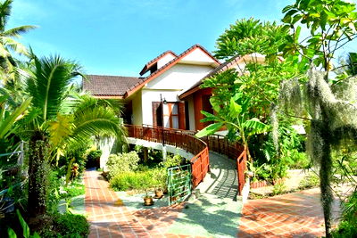 เช่าบ้านเดี่ยว สมุทรสงคราม : ให้เช่า บ้านเดี่ยว ต.ท่าคา อ.อัมพวา สมุทรสงคราม บ้านทำเลดี บ้านริมคลองติดกับตลาดน้ำท่าคา ด้านหน้าติดคลอง ด้านหลังติดถนน