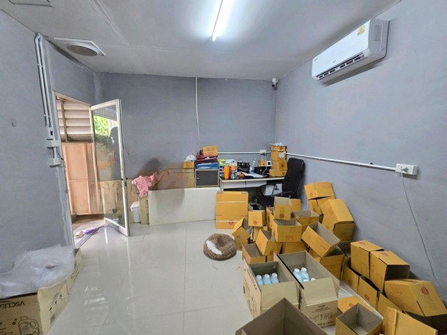 picture FOR RENT  WAREHOUSE PROPERTY  40000 BAHT per MONTH - 4/8