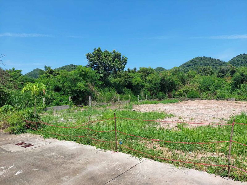 picture Beautiful land plot for sale in the heart of the city, community area, Kao Kilo, Sriracha, Chonburi - 2/10