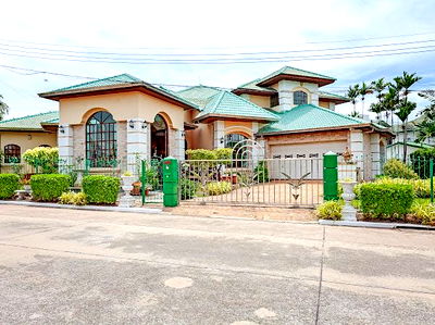 Houses for sale Chonburi : pool villa for sale 5 bedroom 6 bathroom
