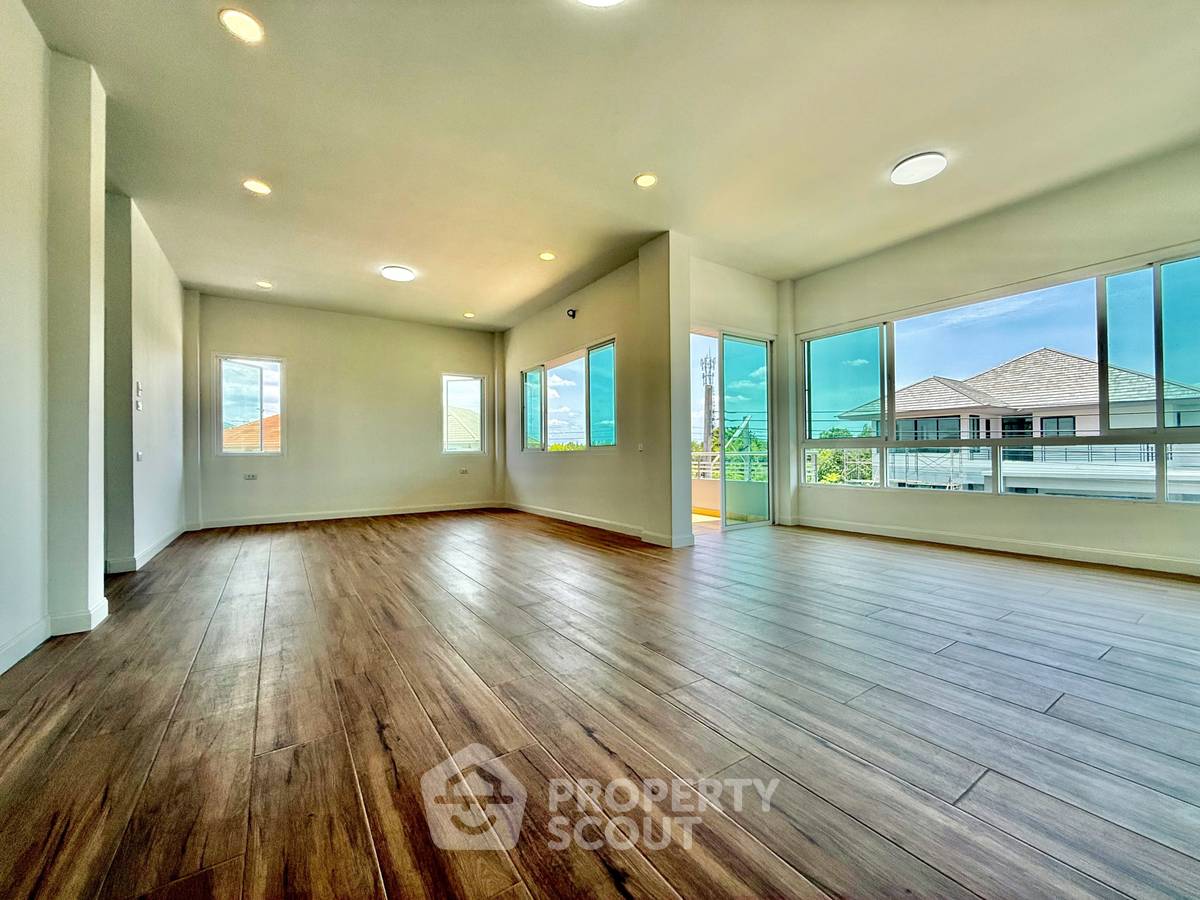 picture 5-BR House in Sala Thammasop (ID 2242501) - 18/29