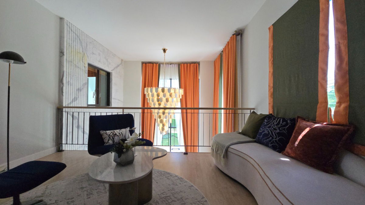 รูป Luxury Home พร้อมเฟอร์ฯ เดินทางสะดวกใกล้สนามบินสุวรรณภูมิ โถง Double Volume 6.5 เมตร - รูปที่ 18/30