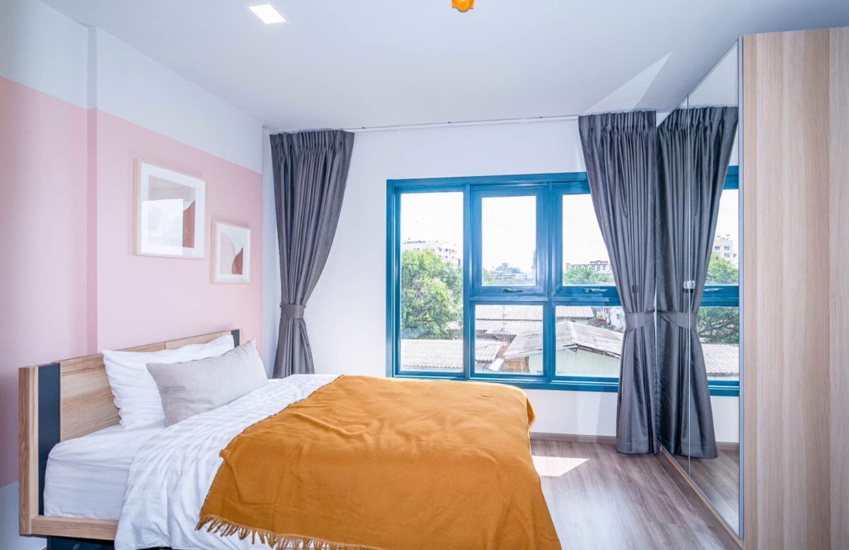 picture The Base Sukhumvit                  50  - 9/17