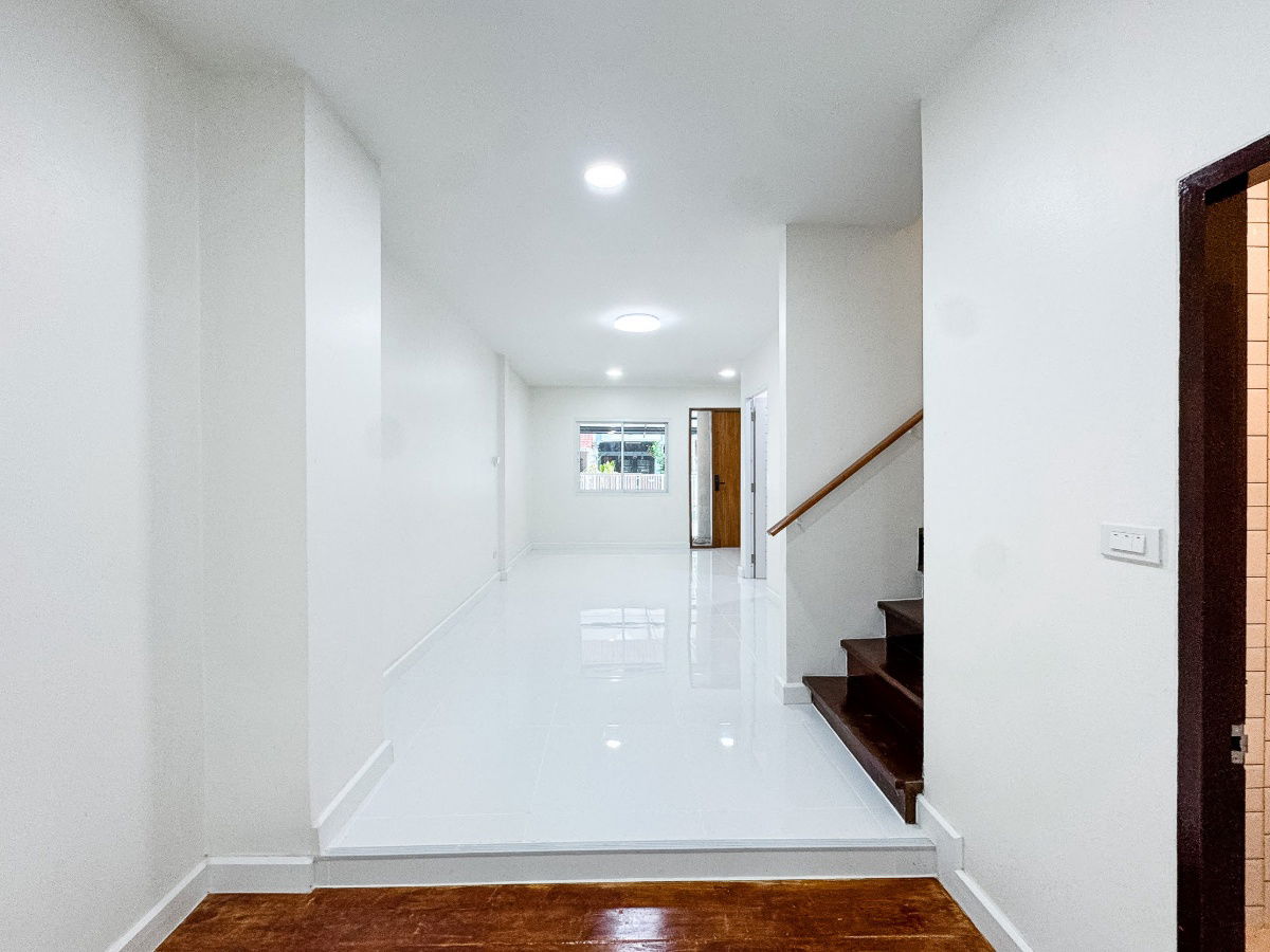 picture 🔥💥 Urgent Sale! Newly Renovated Townhome in 84 Mansion, Prime Location, Ready to Move In – Only 900 m. from MRT Lat Phrao 71 - 8/29