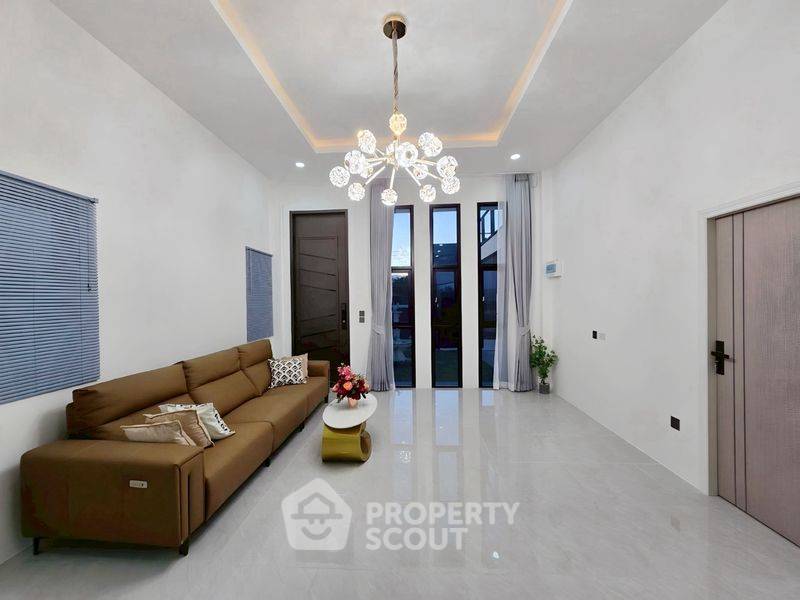 picture 3-BR House close to Pattaya (ID 2095784) - 11/20