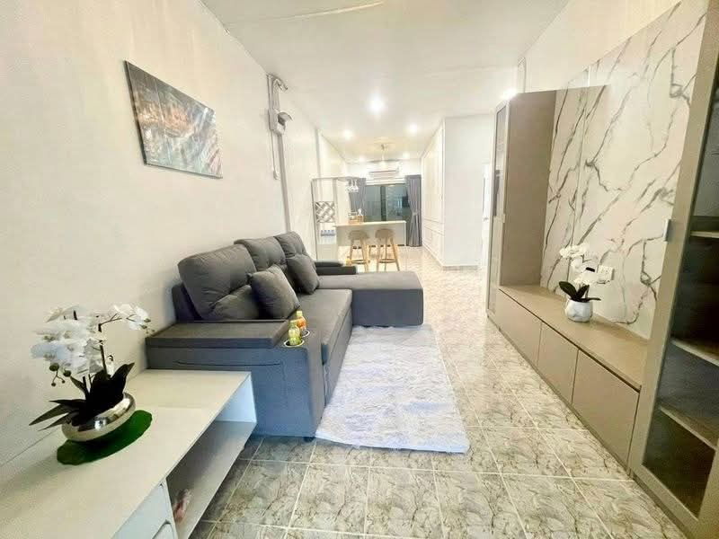 picture Minimalist style townhouse for rent in Central Pattaya, seaside - 2/13