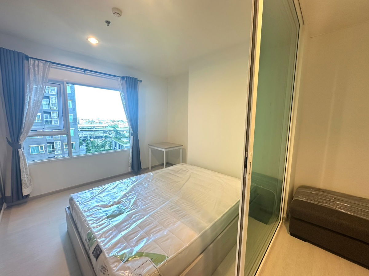 picture Corner unit now available at "Aspire Erawan", walk right up to the BTS Erawan stairs, with a view of the Chao Phraya River bend, near the expressway. - 3/10