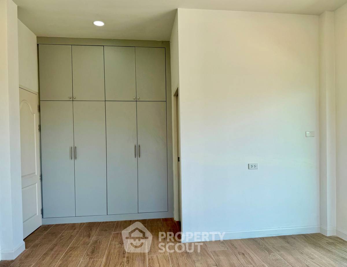 picture 5-BR House in Sala Thammasop (ID 2242501) - 28/29