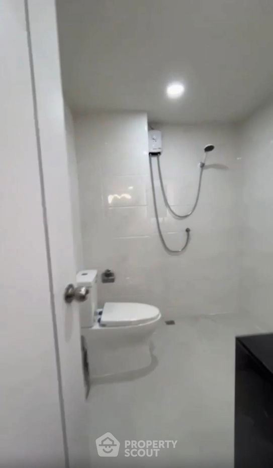 picture 1-BR Condo at Piyaphirom Condominium near BTS Ratchayothin (ID 2245442) - 6/14