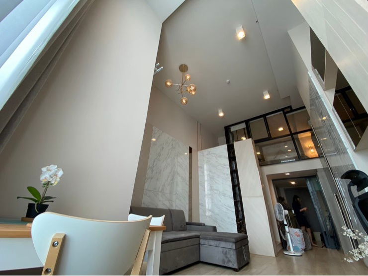 picture  🔥[For Sale] Urgent!! Duplex Condo for Sale – Ideo Sathorn – Wongwian Yai 🚅 Only 140 meters from BTS Wongwian Yai - 1/42