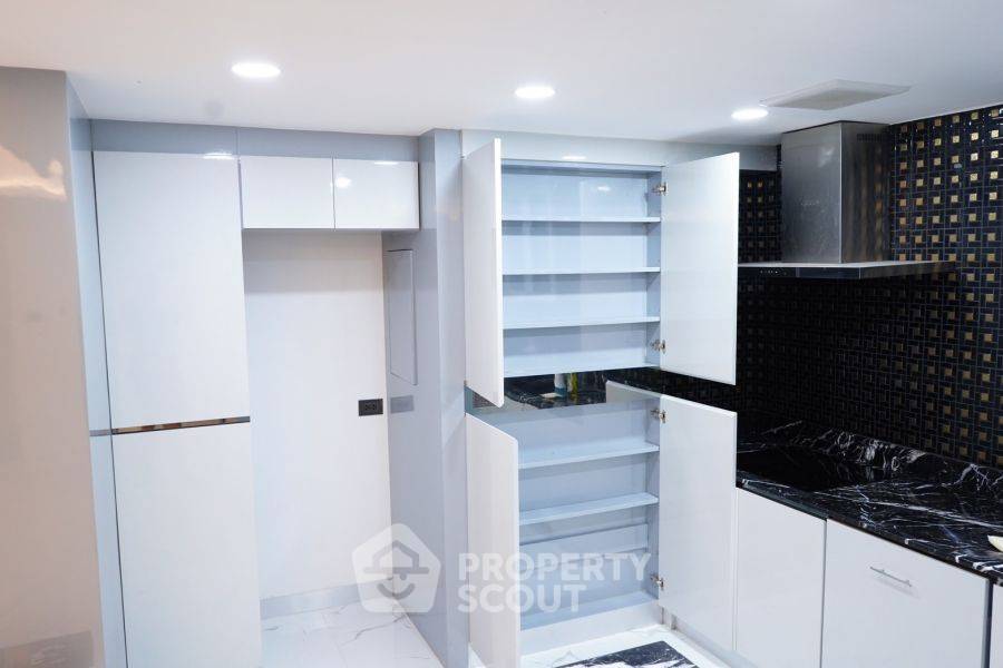รูป คอนโด 2-ห้องนอน ที่ วิวิด ทาวเวอร์ คอนโดมิเนียม ใกล้ ARL หัวหมาก (ID 2245599) - รูปที่ 2/7