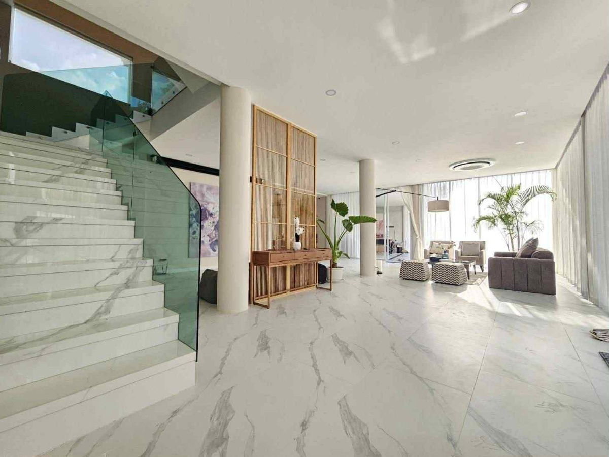 picture Two-storey house for sale, next to Jomtien Beach, beautiful, luxurious, worth living in - 16/17