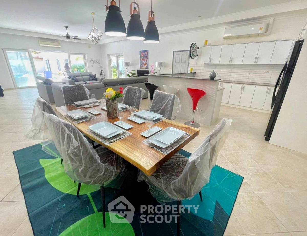 รูป วิลล่า 10-ห้องนอน ที่ มาเจสติก เรสซิเดนซ์ ใกล้ ถนนพระตำหนัก พัทยา (ID 2245813) - รูปที่ 2/19