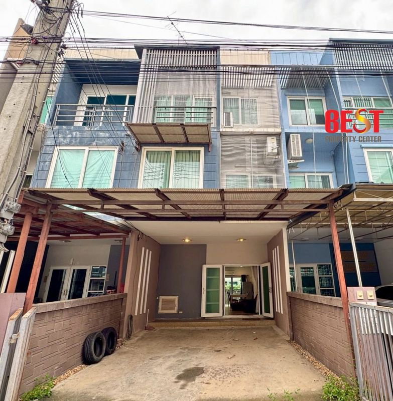 ขายทาวน์โฮม : ขายด่วน ทาวน์โฮม 3 ชั้น หมู่บ้านกรีนิช รามอินทรา ทำเลดีที่สุดในโครงการ พร้อมเฟอร์ครบ เข้าอยู่ได้ทันที