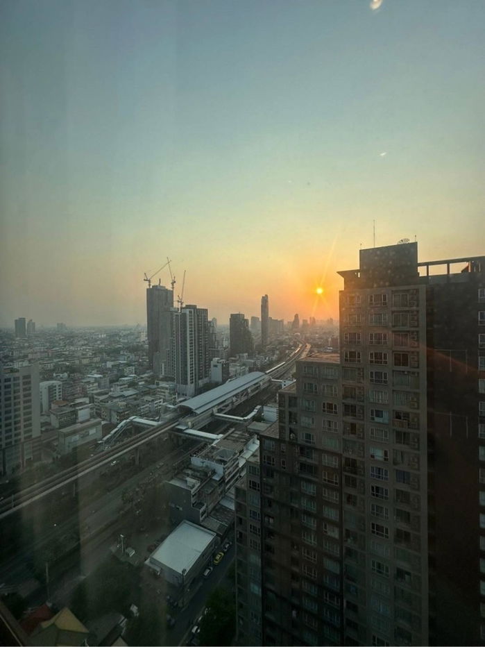picture  🔥[For Sale] Urgent!! Duplex Condo for Sale – Ideo Sathorn – Wongwian Yai 🚅 Only 140 meters from BTS Wongwian Yai - 28/42