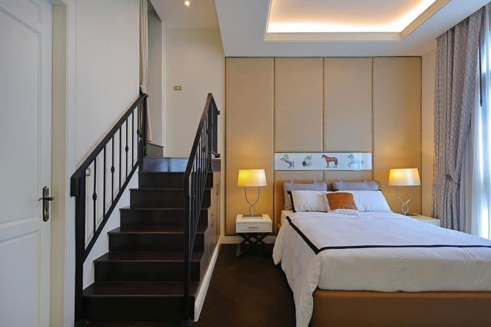 picture Luxury house for rent and sale in Soi Ekkamai 22, Rental price: 450,000 baht/month, Interested parties: 089-4282491, 084-6283752, add Line: @rghome4u  - 8/11