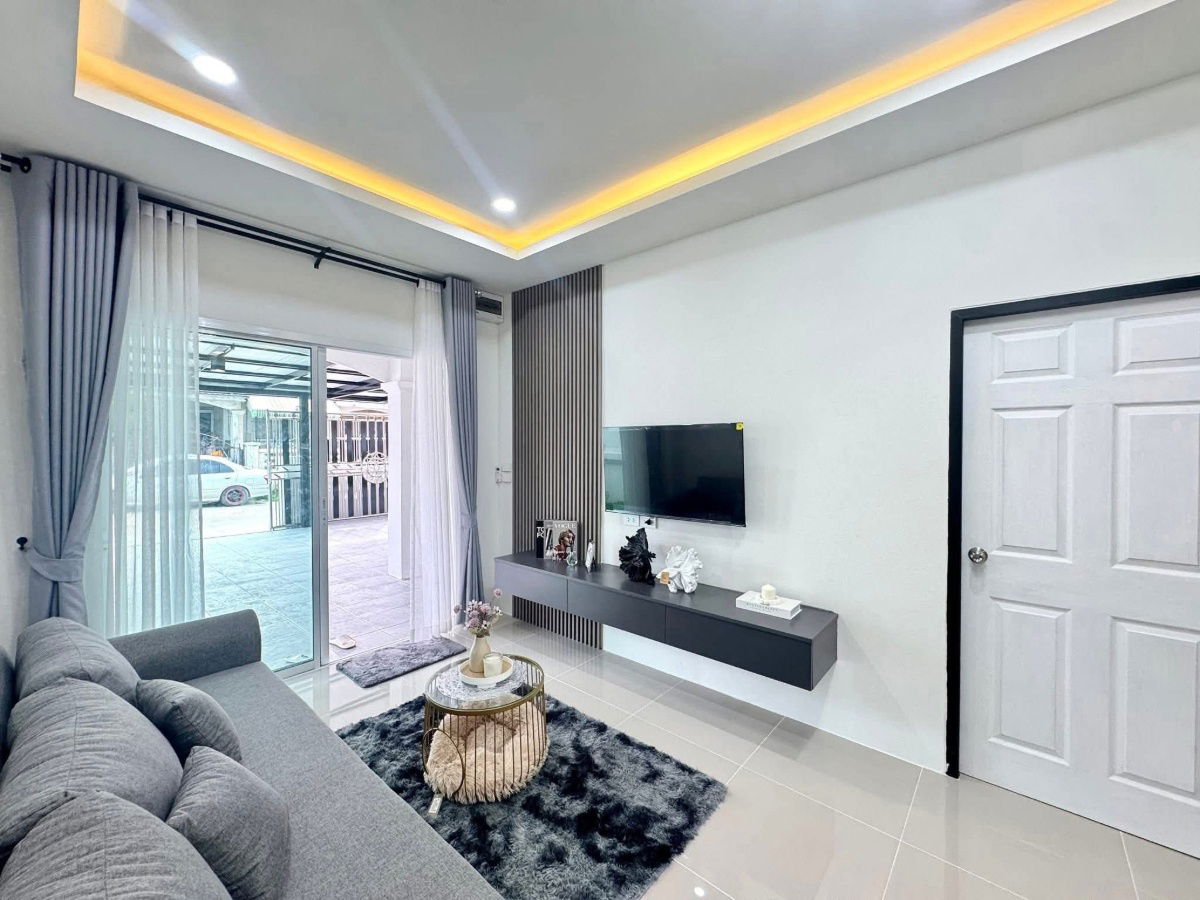 picture Affordable modern Single storey House in Soi Nernplubwan Pattaya for Sale - 10/22