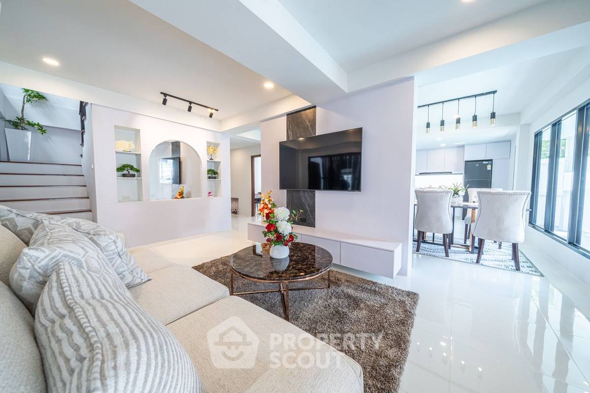 รูป บ้าน 6-ห้องนอน ใกล้ พัทยาใต้ (ID 2097911) - รูปที่ 2/9
