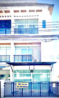 เช่าทาวน์โฮม ศรีนครินทร์ 46/1 : บ้านให้เช่า Baan Klang Muang Srinakarin Urbanian พร้อมเข้าอยู่สนใจติดต่อ Line @goodmanpro หรือ โทร 0999029192