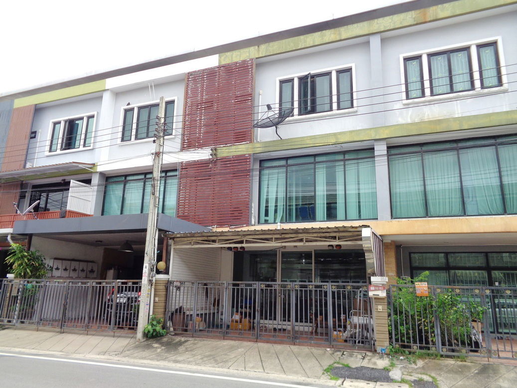 รูป 🚩 ให้เช่า ทาวน์โฮม 3 ชั้น หน้ากว้าง ทำเลดี ซอยนวมินทร์ 74 เหมาะเป็นที่พักอาศัยและประกอบกิจการ  - รูปที่ 10/32