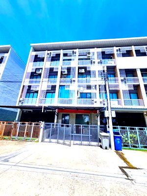 Shophouses for rent Saiaksorn School : Motorway cheapest in the world 5.8m Fashion Island 3.5 km. Pink Line KhuBon Station 2.8km. wide for