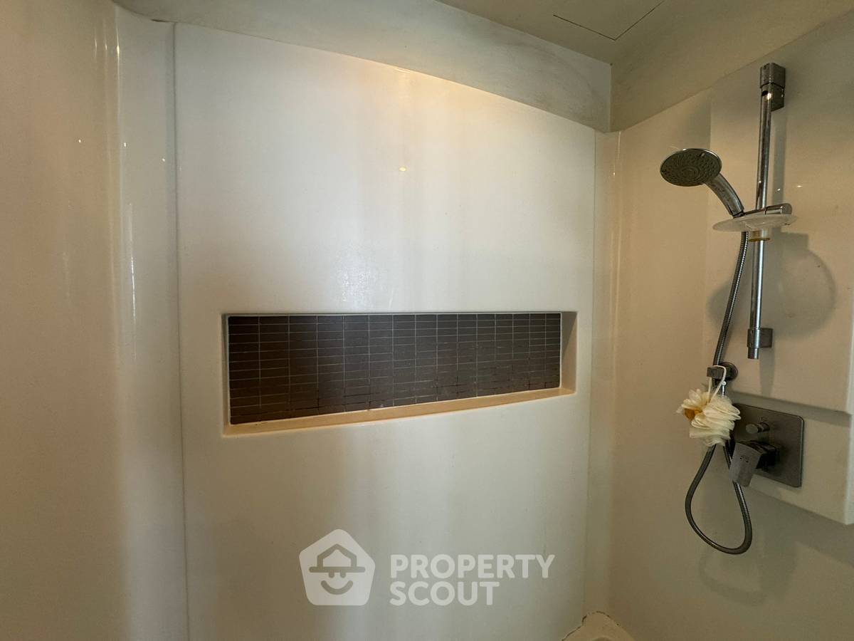 picture 1-BR Condo at The Room Sathorn-Taksin near BTS Pho Nimit (ID 2070059) - 10/18