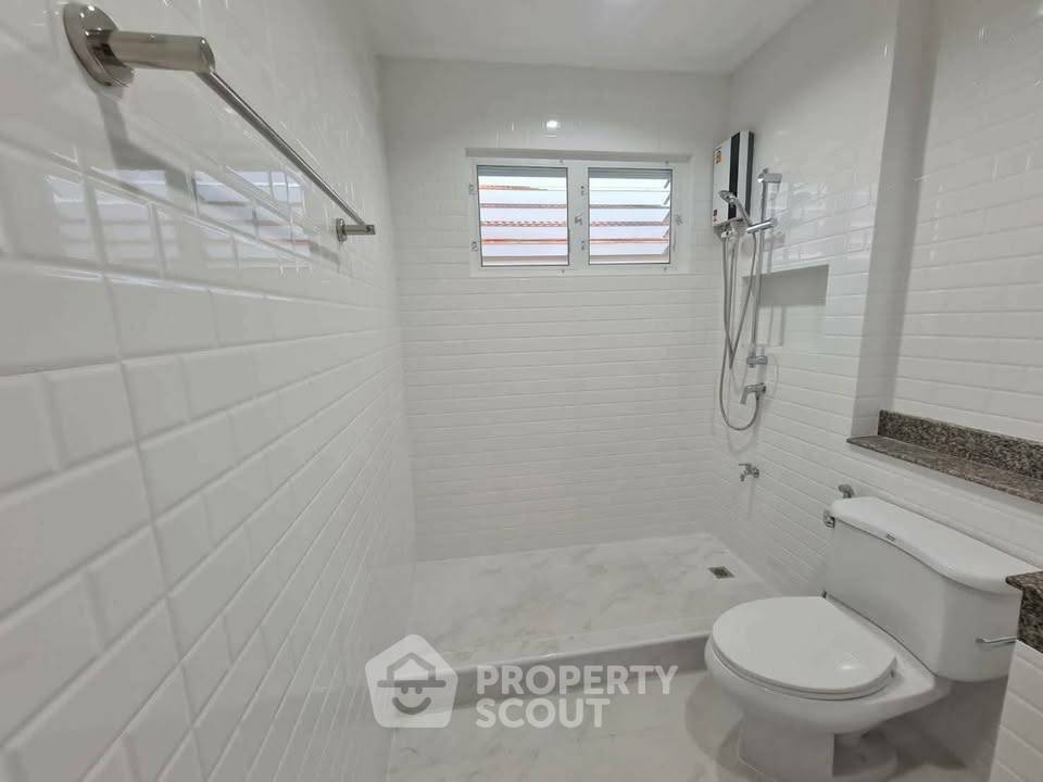 picture 4-BR House at Mantana Srinakarin - Bangna in Bang Kaeo (ID 2245571) - 9/11