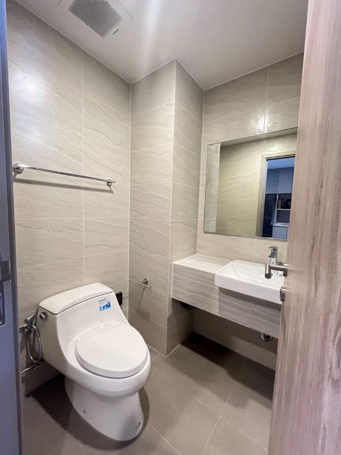 รูป THE CROWN Residences MRT ลุมพินี เพียง 300 ม._ห้องมุม 1 ห้องนอน 2 ตรม.เฟอร์นิเจอร์+เครื่องใช้ไฟฟ้าครบ - รูปที่ 5/12