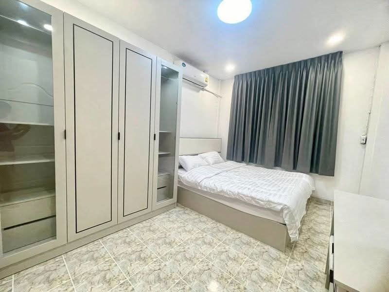 picture Minimalist style townhouse for rent in Central Pattaya, seaside - 10/13