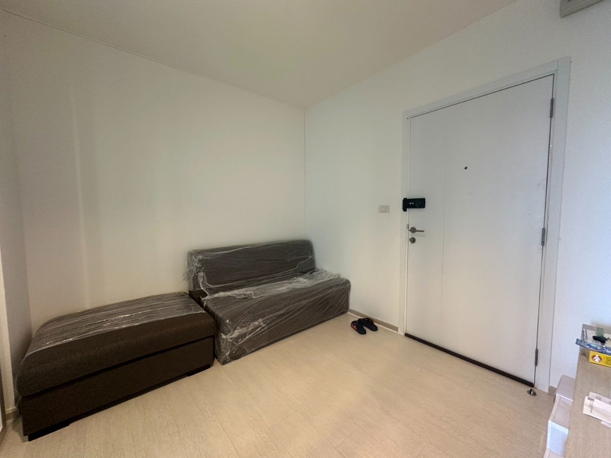 picture Corner unit now available at "Aspire Erawan", walk right up to the BTS Erawan stairs, with a view of the Chao Phraya River bend, near the expressway. - 6/10