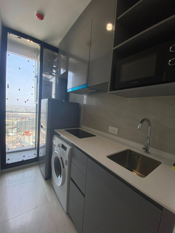 picture ✨ High floor + washing machine included. Skyrise Avenue Sukhumvit 64 Condo, 1 bedroom, 28 sq m, 42nd floor, only 14,000 baht. 🏡💖 - 3/10