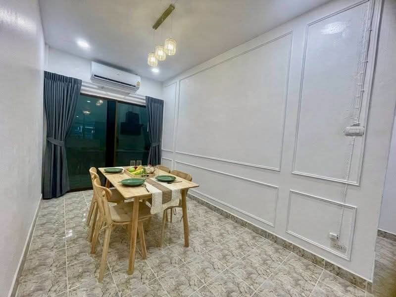 picture Minimalist style townhouse for rent in Central Pattaya, seaside - 4/13