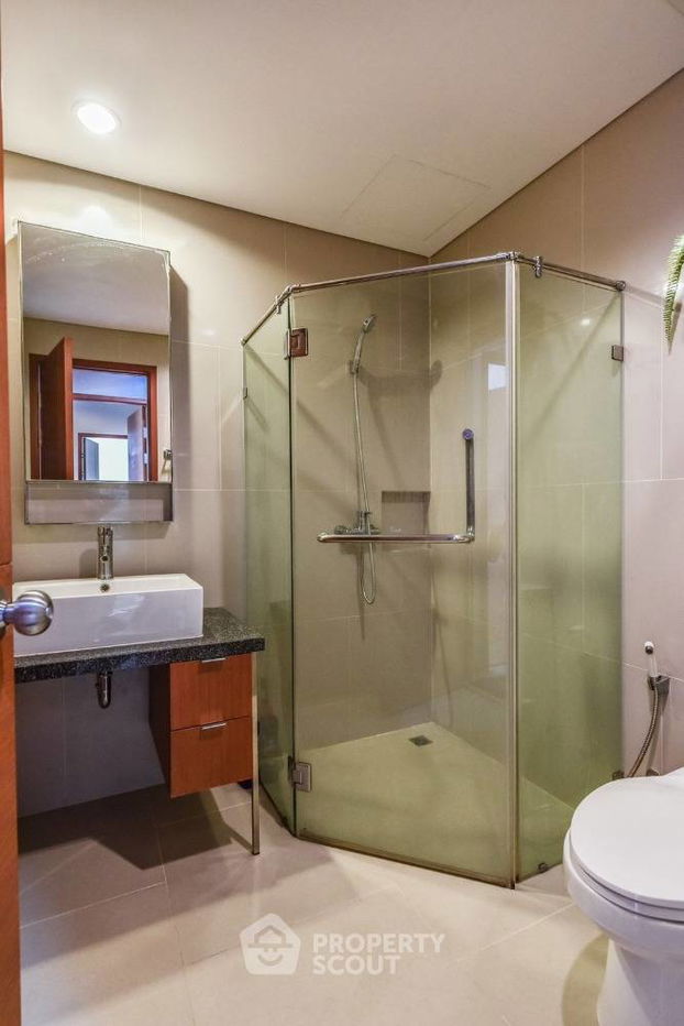 picture 2-BR Condo at Villa Sathorn near BTS Krung Thon Buri (ID 1076889) - 10/18