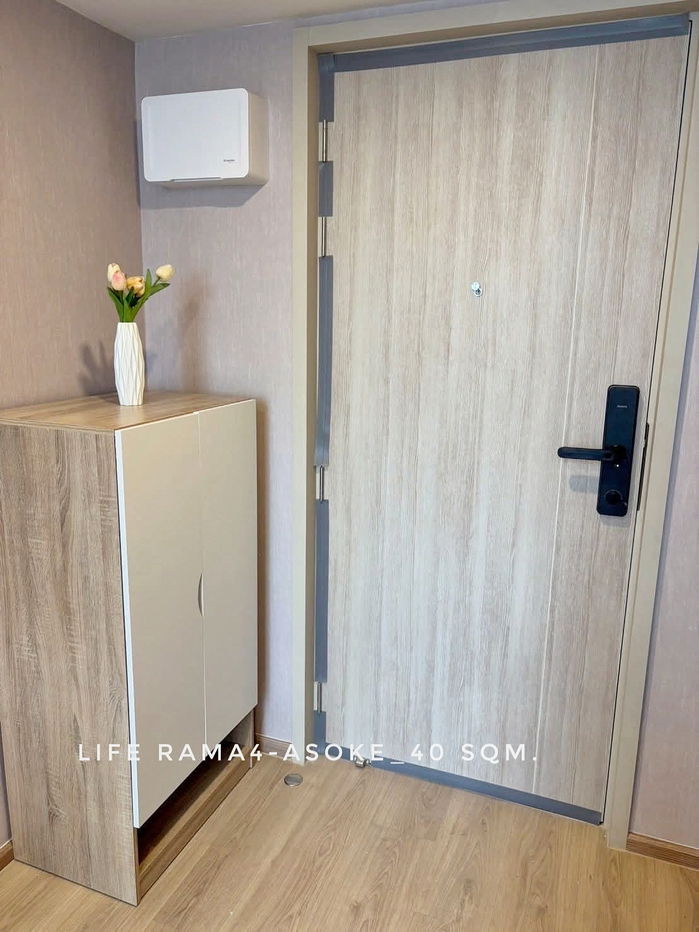 รูป For RENT, Duplex room high floor beautiful city view at Life Rama4-Asoke near MRT Queen Sirikit  - รูปที่ 9/11