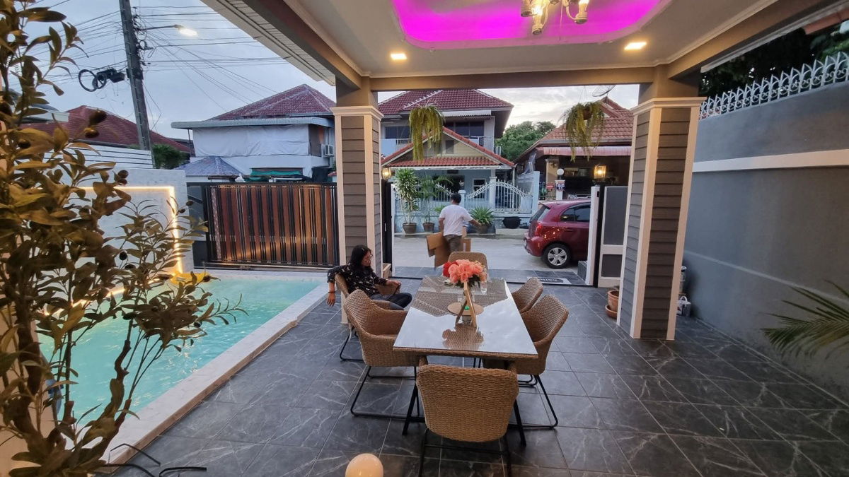 picture Beautiful pool villa for sale in the heart of Pattaya (south). Cheap price is real. - 8/20