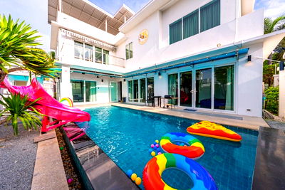 Houses for rent Bang Lamung Chonburi : Luxury pool villa, private pool, near the sea, Jomtien Beach