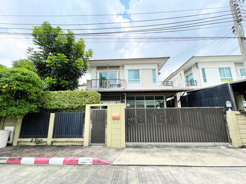 ขายบ้าน Passorn Prestige ภัสสร เพรสทีจ พัฒนาการ 38 หลังมุม โซนส่วนตัว โครงการเงียบสงบ ทำเลศักยภาพ เดินทางสะดวก  เข้าออกได้ทั้งพัฒนาการ และอ่อนนุช