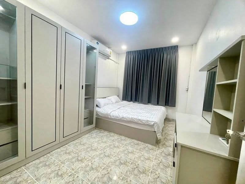 picture Minimalist style townhouse for rent in Central Pattaya, seaside - 11/13
